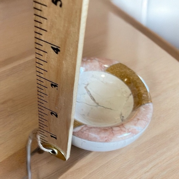 Marble/Stone Decorative Shallow Trinket/Key/Ring Bowl in Cream/Gold/pinks - Picture 5 of 6